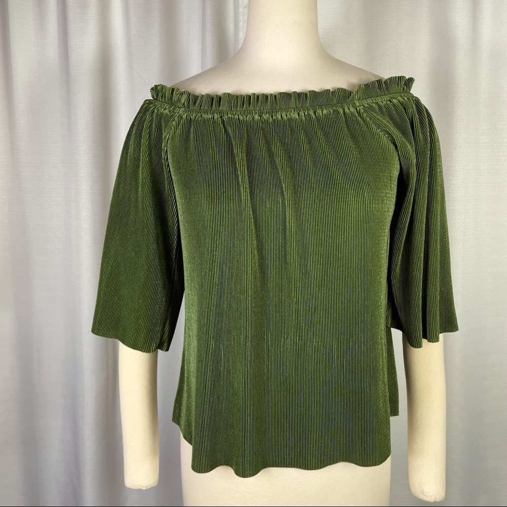 J.O.A. Green Pencil Pleat Off-Shoulder stop XS